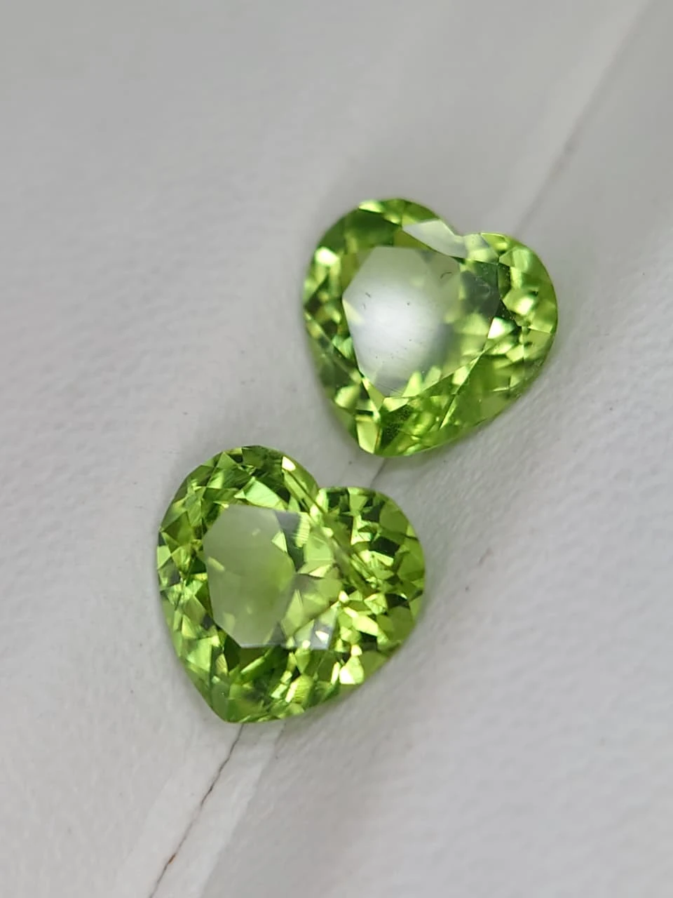 1.9ct & 1.85ct Natural Heart Faceted Peridot Pair from Pakistan — view 5
